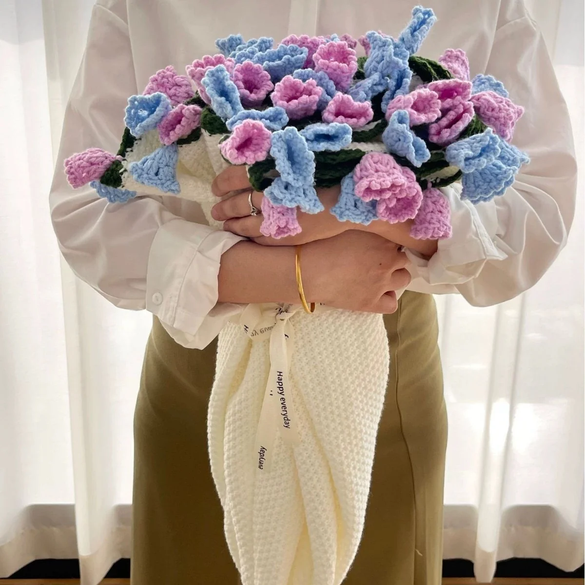 Bloomie Garden Bouquet Blanket - Image 4